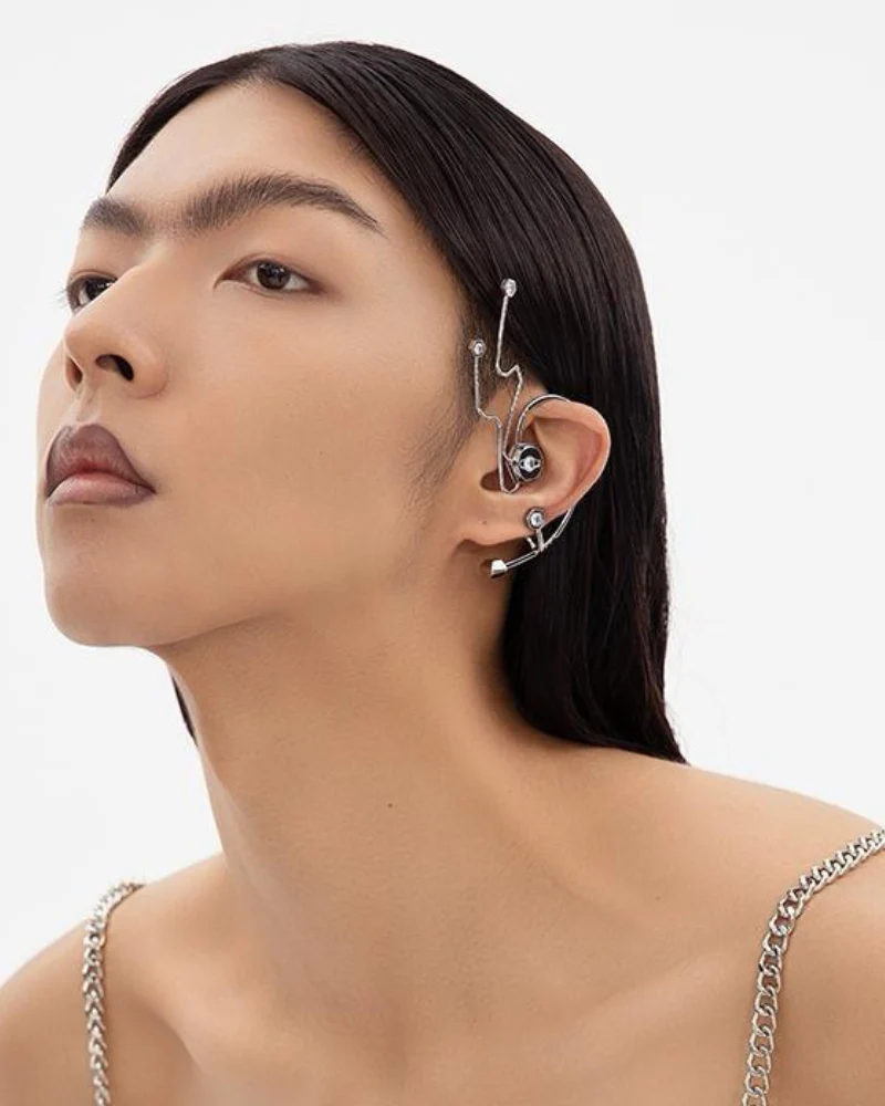 Cyberpunk Chip Circuit Y2K Ear Clip - Image 4