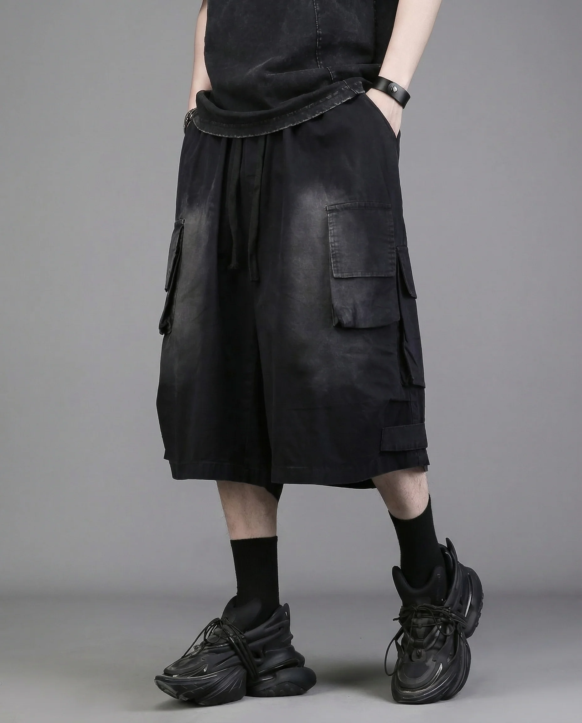 Techwear Distressed Wide-Leg Cargo Shorts - Image 7